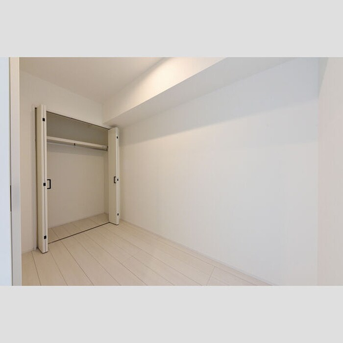 物件内観写真3　(収納)