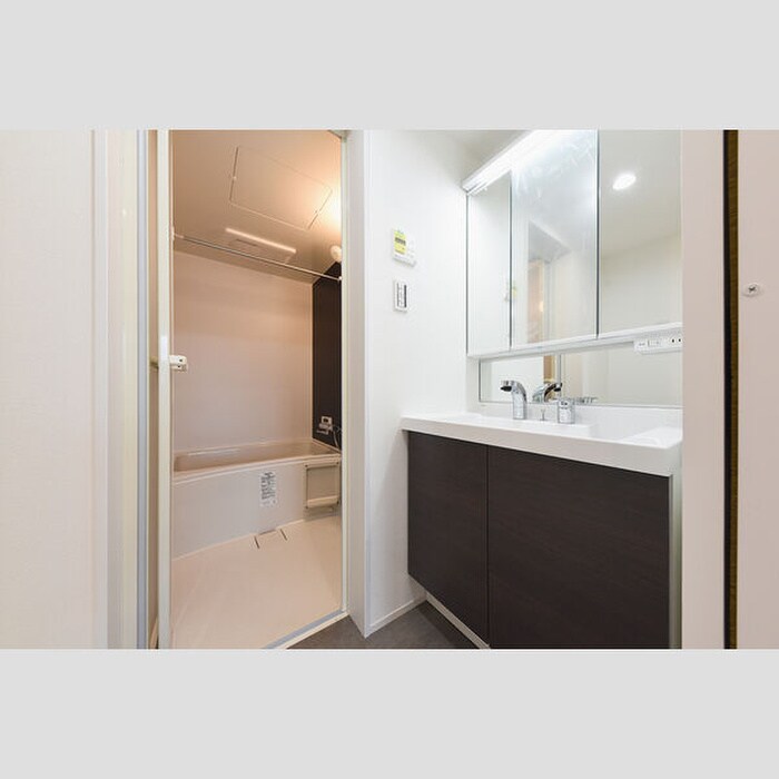 物件内観写真7　(洗面)