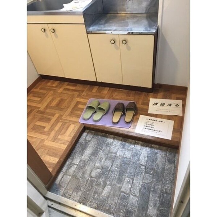 物件内観写真7　(玄関)