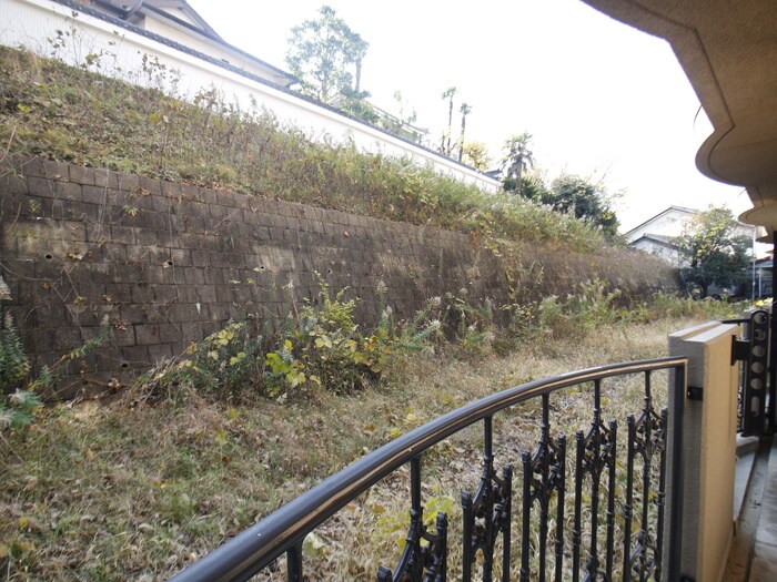 物件内観写真21　(室内からの展望)