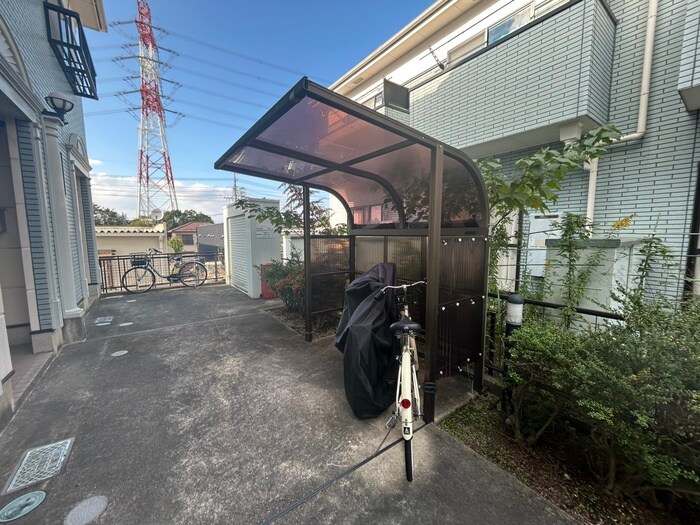 物件外観写真5　(駐輪場)