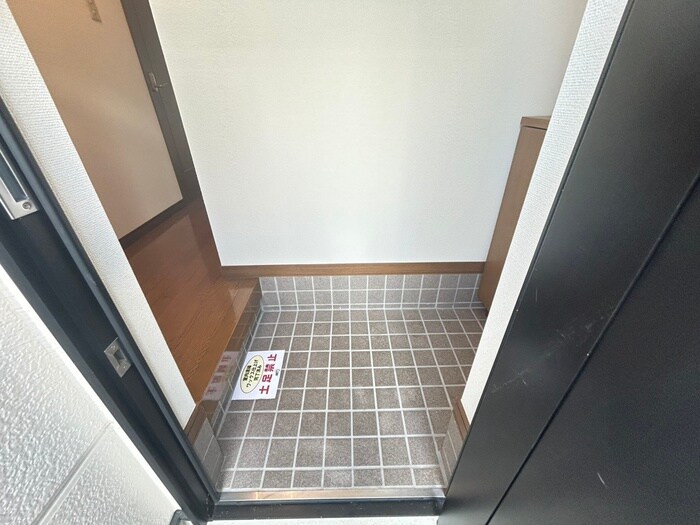 物件内観写真14　(玄関)