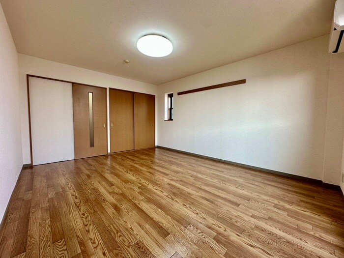 物件内観写真10　(居室)