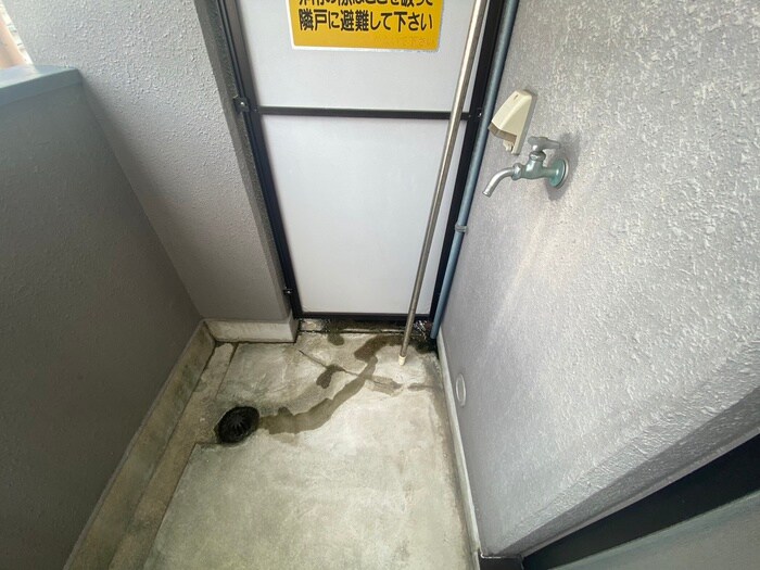 物件内観写真13　(洗濯機置場)