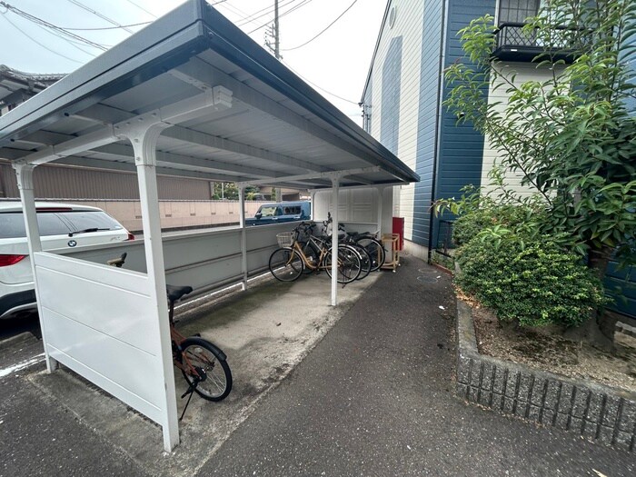 物件外観写真3　(駐輪場)