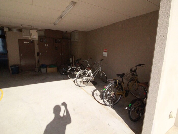 物件外観写真6　(駐輪場)