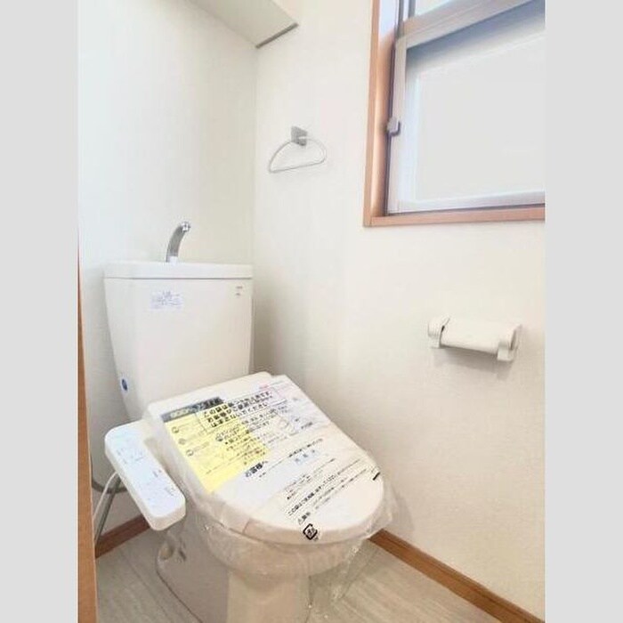 物件内観写真8　(トイレ)