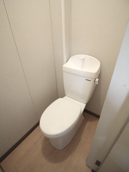 物件内観写真14　(トイレ)