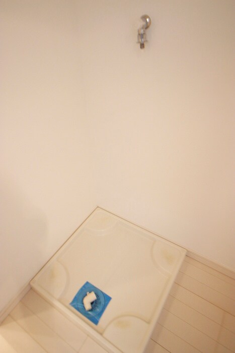 物件内観写真17　(洗濯機置場)