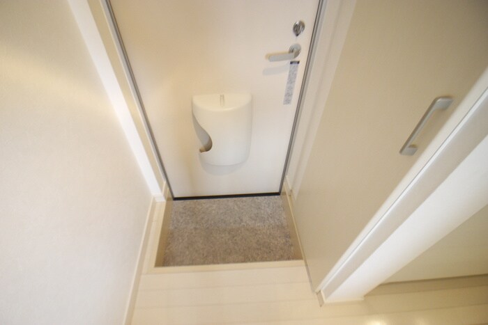 物件内観写真18　(玄関)