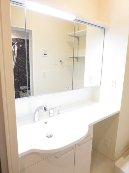 物件内観写真11　(洗面)