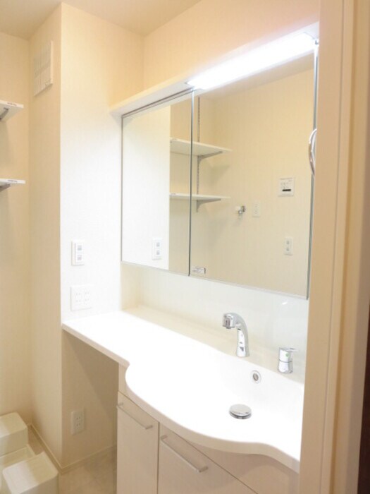 物件内観写真12　(洗面)