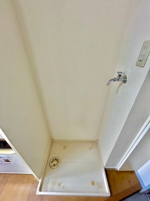 物件内観写真13　(洗濯機置場)