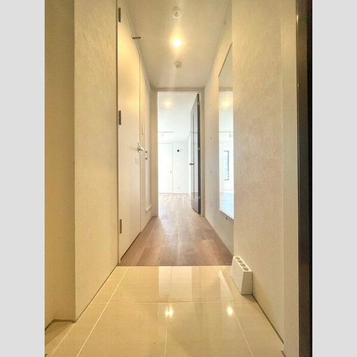 物件内観写真7　(玄関)