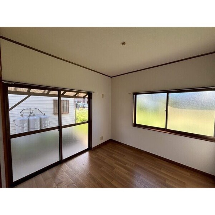 物件内観写真4　(居室)