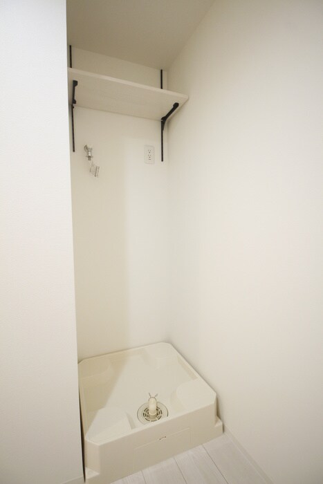 物件内観写真13　(洗濯機置場)