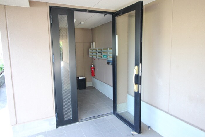 物件外観写真3　(駐車場)