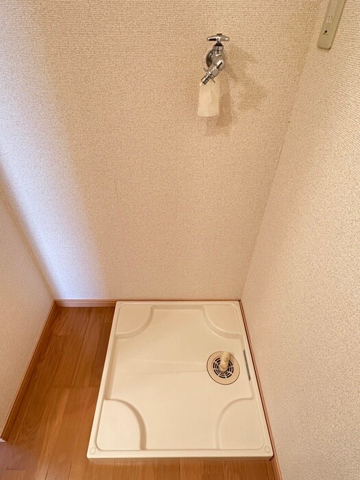 物件内観写真14　(洗濯機置場)