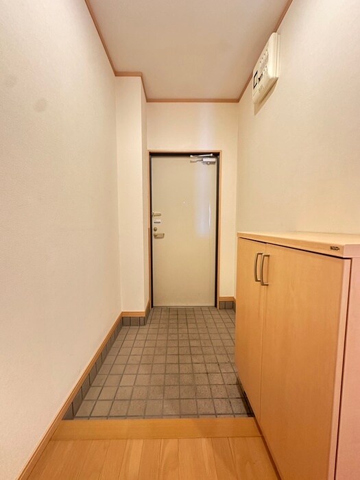物件内観写真18　(玄関)