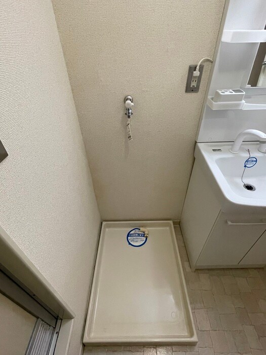 物件内観写真10　(洗濯機置場)