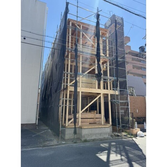 物件外観写真2　(建築中)