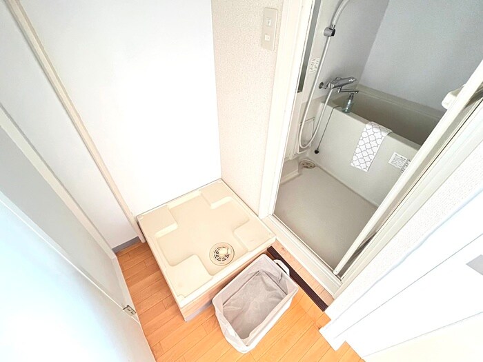 物件内観写真12　(洗濯機置場)