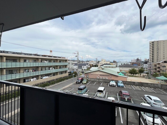 物件内観写真16　(室内からの展望)