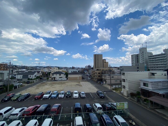 物件内観写真16　(室内からの展望)