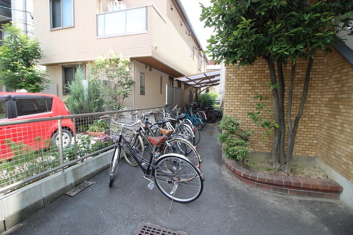 物件外観写真5　(駐輪場)