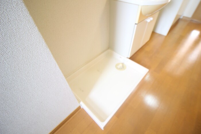 物件内観写真15　(洗濯機置場)