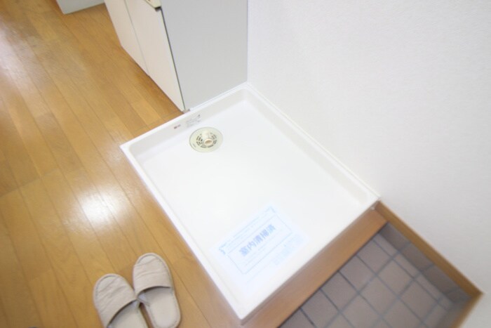 物件内観写真15　(洗濯機置場)