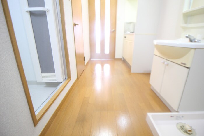 物件内観写真20　(廊下)