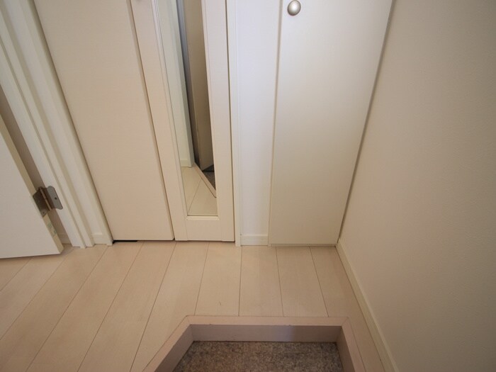 物件内観写真15　(玄関)