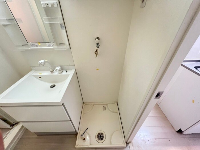 物件内観写真16　(洗濯機置場)