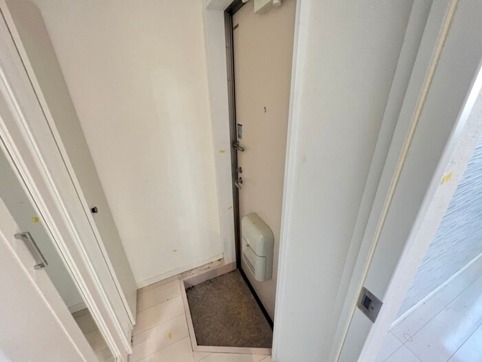 物件内観写真18　(玄関)