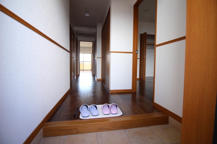 物件内観写真7　(玄関)