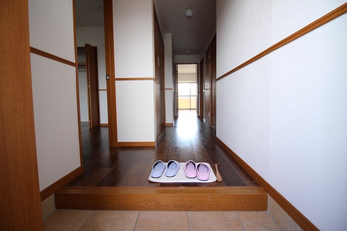 物件内観写真7　(玄関)