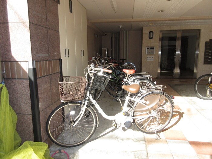 物件外観写真6　(駐輪場)