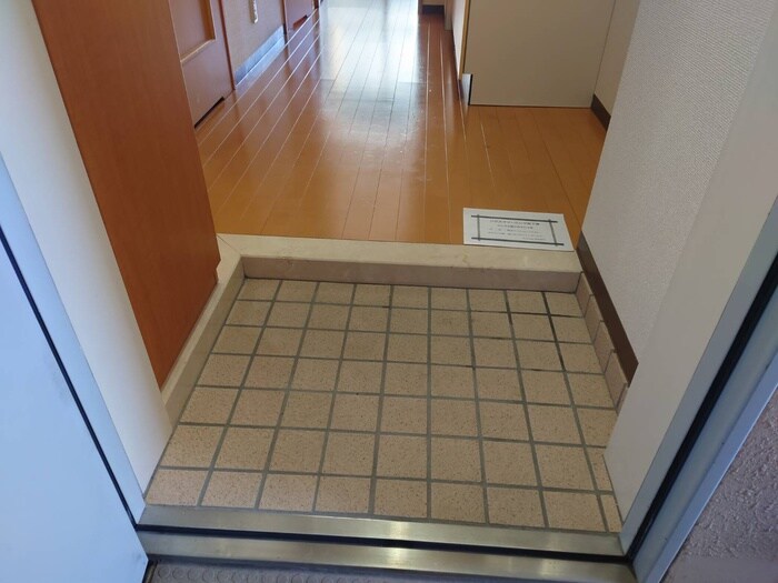 物件内観写真22　(玄関)