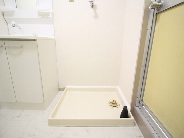 物件内観写真15　(洗濯機置場)