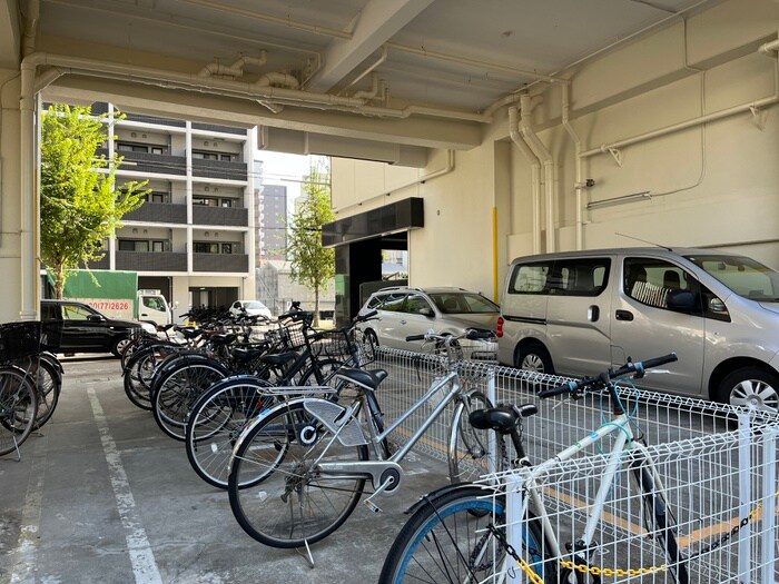 物件外観写真5　(駐輪場)