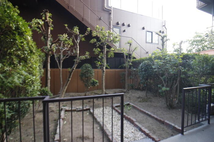 物件内観写真22　(室内からの展望)