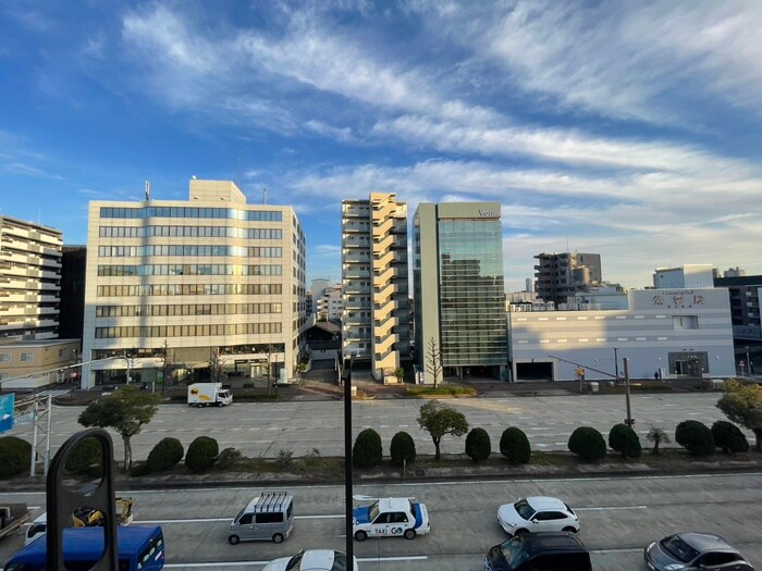 物件内観写真16　(室内からの展望)