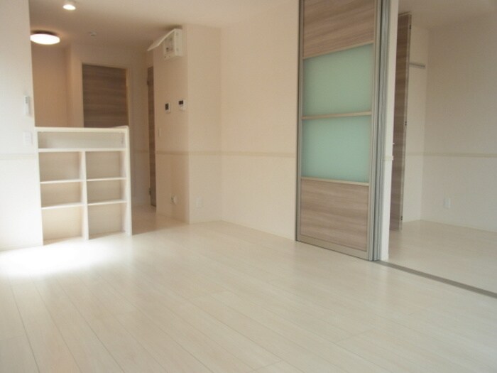 物件内観写真2　(居室)