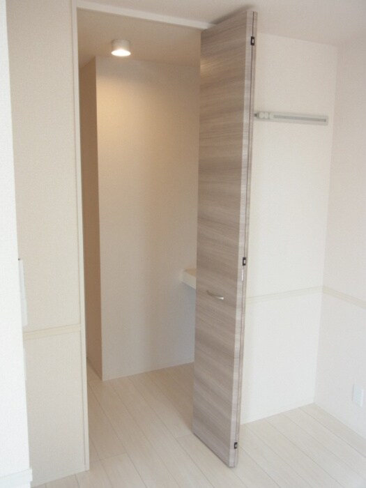 物件内観写真8　(収納)