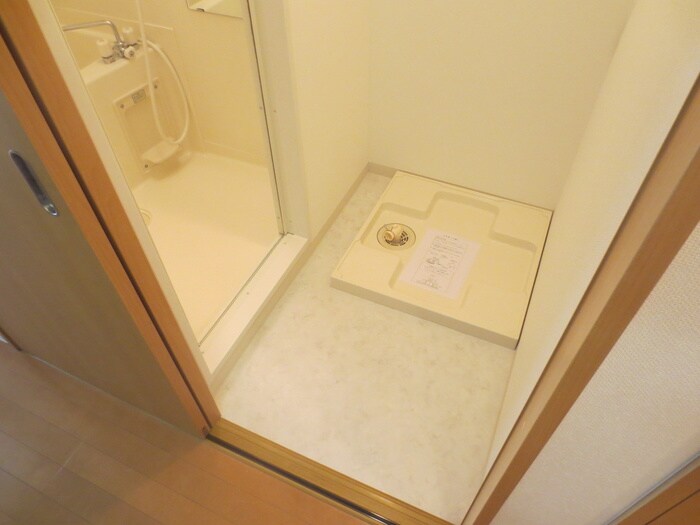 物件内観写真17　(洗濯機置場)