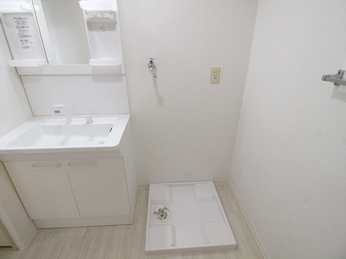 物件内観写真14　(洗濯機置場)