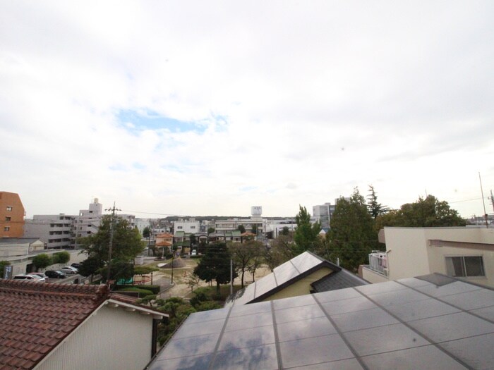 物件内観写真20　(室内からの展望)