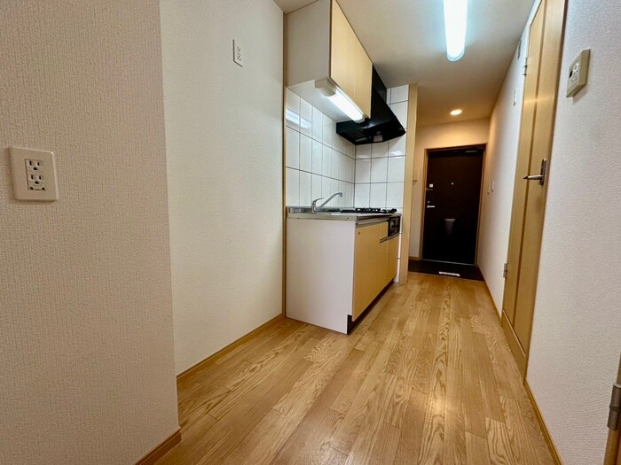 物件内観写真10　(廊下)