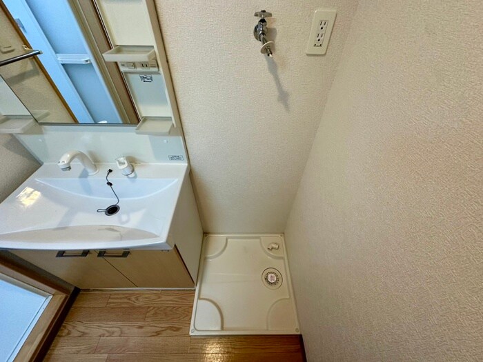 物件内観写真14　(洗濯機置場)